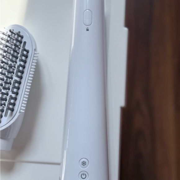 T3 AireBrush Duo Interchangeable Hot Air Blow Dry Brush with Two Attachments - Picture 6 of 16